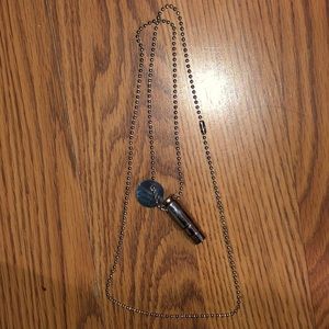 Unisex hunger fighting necklace